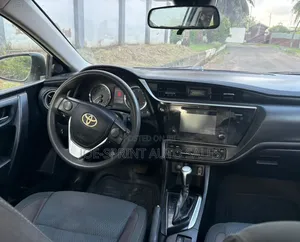 Toyota Corolla 2018 White