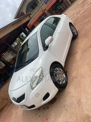 Toyota Yaris 2012 White
