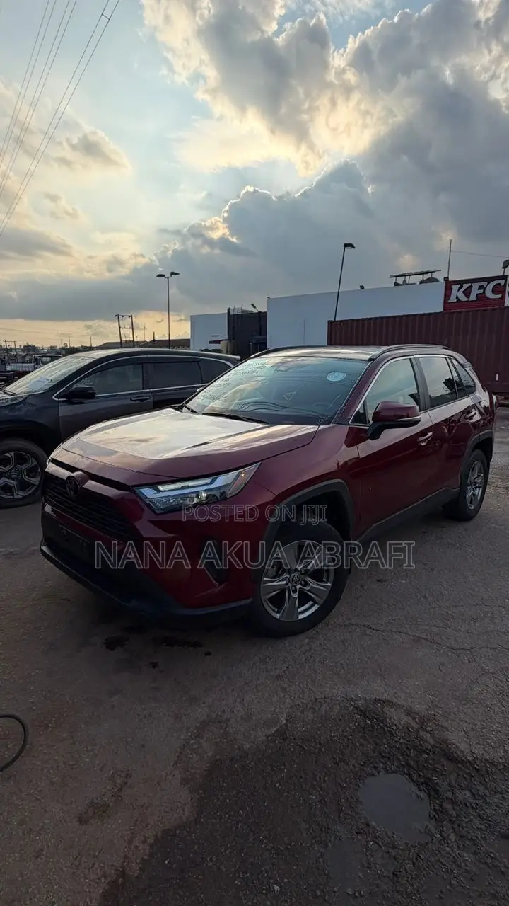 Toyota RAV4 XLE FWD 2023 Red