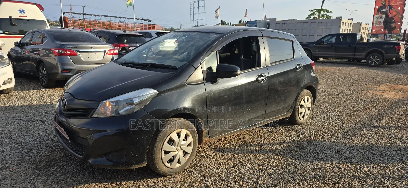 Toyota Vitz 1.3 FWD 5dr 2012 Black