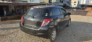 Toyota Vitz 1.3 FWD 5dr 2012 Black