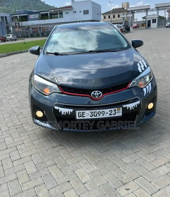 Toyota Corolla 2015 Black