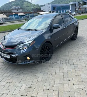 Toyota Corolla 2015 Black