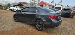 Toyota Corolla SE 4dr Sedan (1.8L 4cyl CVT) 2017 Blue
