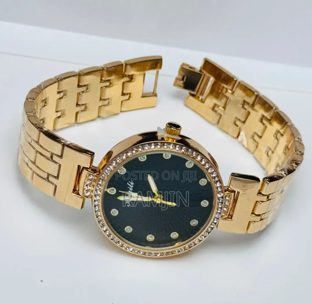 Elegant Gold-Tone Women's Quartz Bracelet Watch