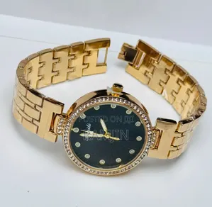 Elegant Gold-Tone Women's Quartz Bracelet Watch