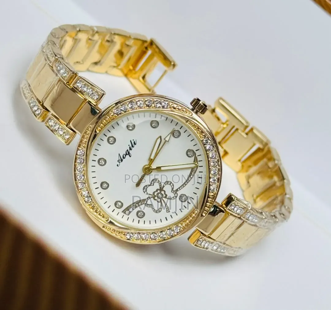 Elegant Gold-Tone Women's Quartz Bracelet Watch