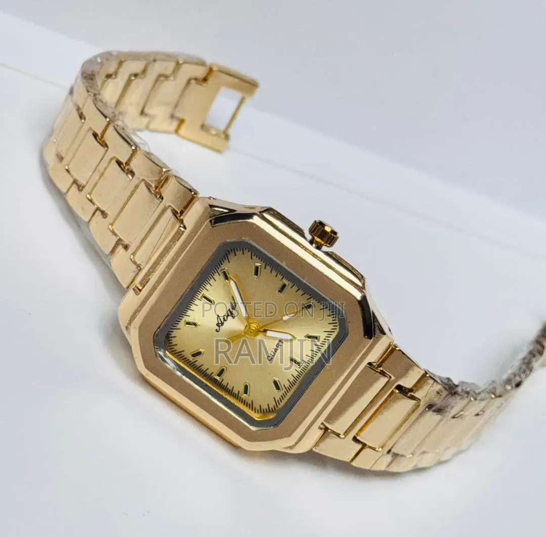 Elegant Gold-Tone Women's Quartz Bracelet Watch