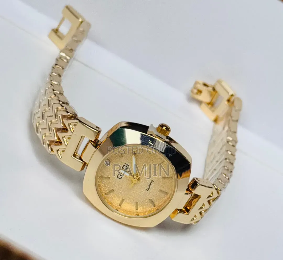 Elegant Gold-Tone Women's Quartz Bracelet Watch