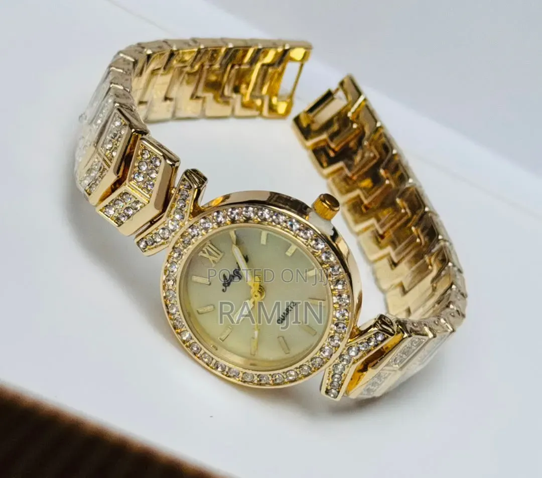 Elegant Gold-Tone Women's Quartz Bracelet Watch