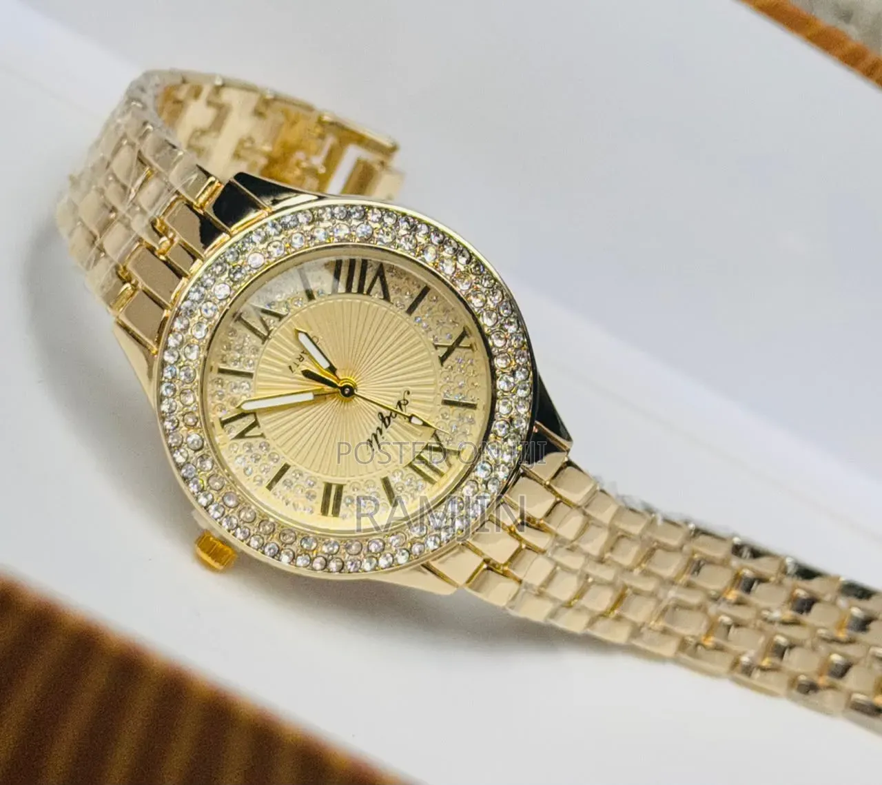 Elegant Gold-Tone Women's Quartz Bracelet Watch
