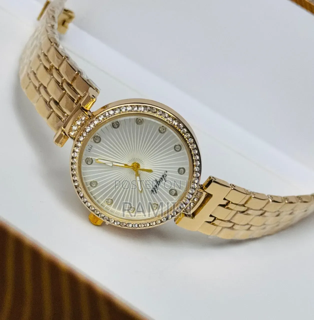Elegant Gold-Tone Women's Quartz Bracelet Watch