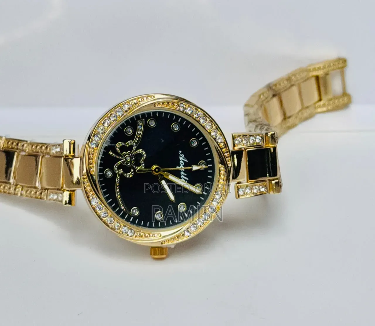 Elegant Gold-Tone Women's Quartz Bracelet Watch