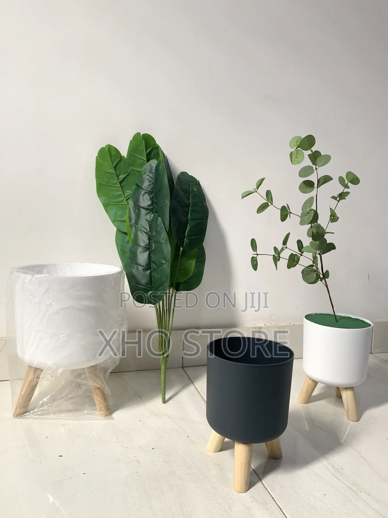 Modern Indoor Artificial Potted Plants Wooden Stands Flower Pots