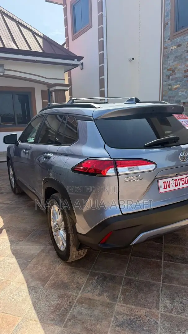 Toyota RAV4 XLE FWD 2023 Gray