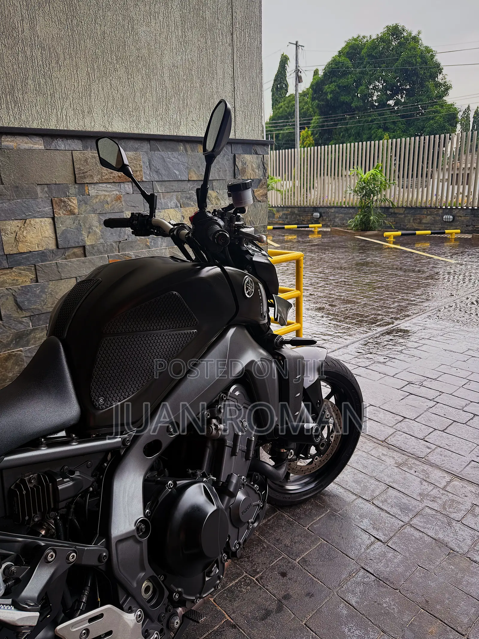 New Yamaha 2023 Black