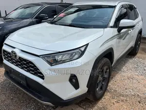 Toyota RAV4 XLE AWD 2023 White