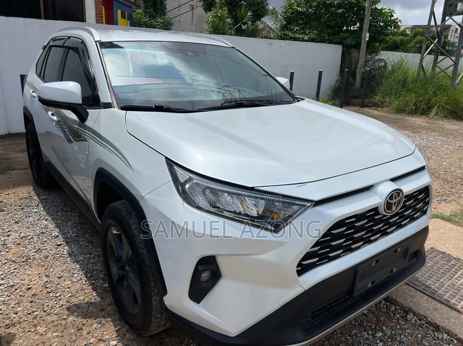 Toyota RAV4 XLE AWD 2023 White