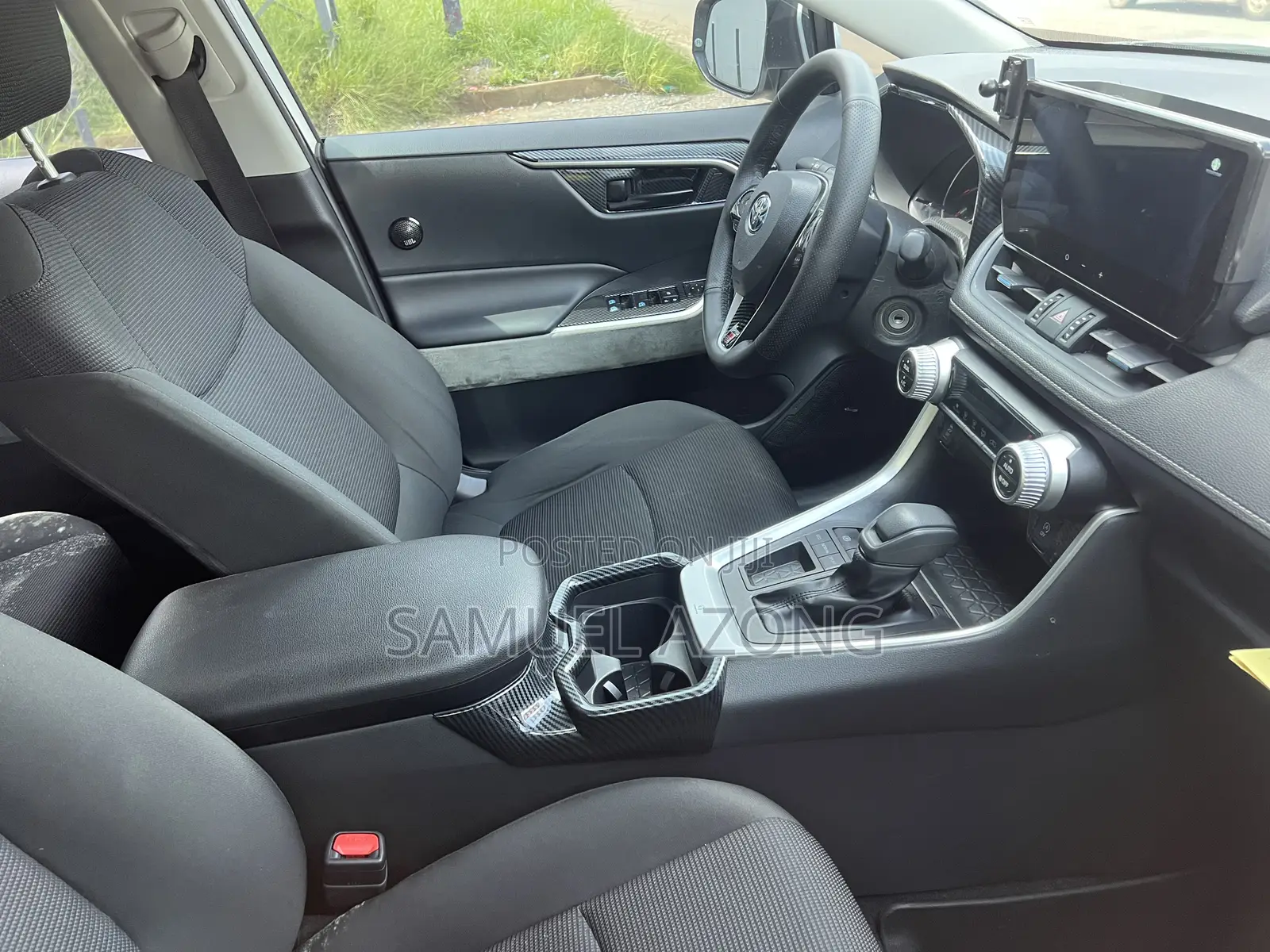 Toyota RAV4 XLE AWD 2023 White