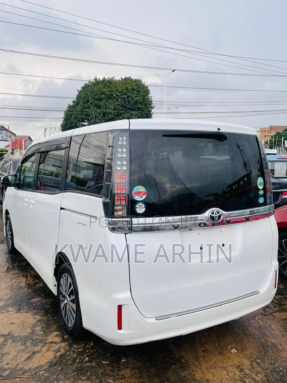 Toyota Voxy X Side Lift-Up Tilt Seat 2WD 7-Seater 2015 White