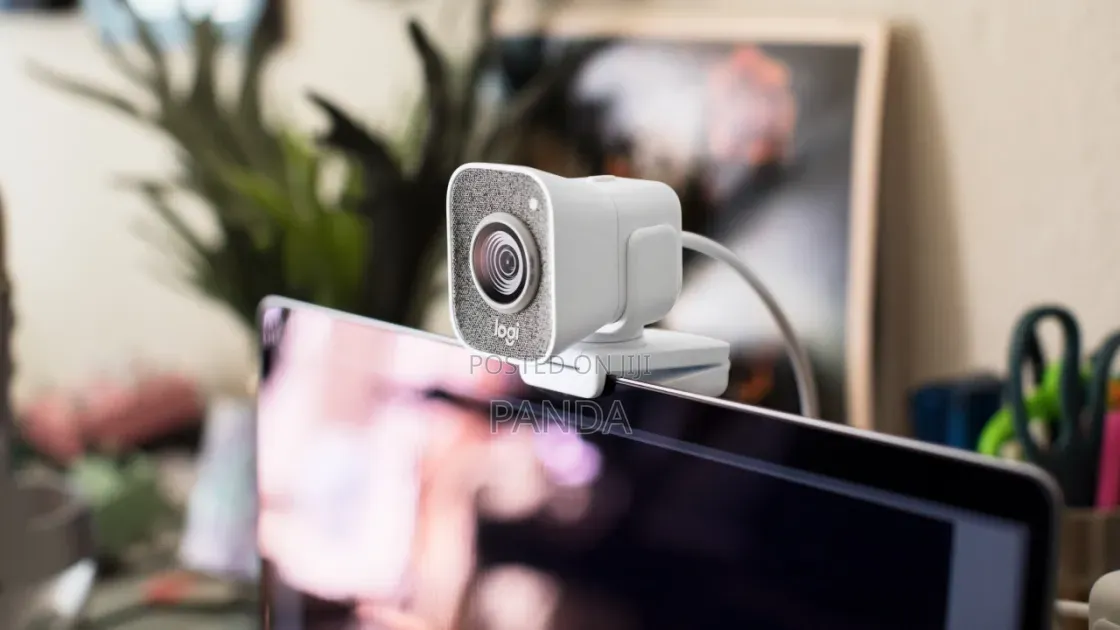 For Sale: Logitech Streamcam (White)