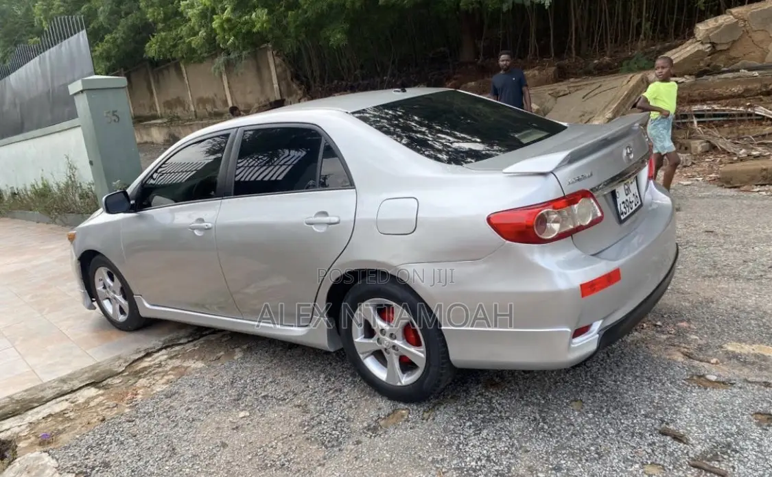 Toyota Corolla 2013 Silver