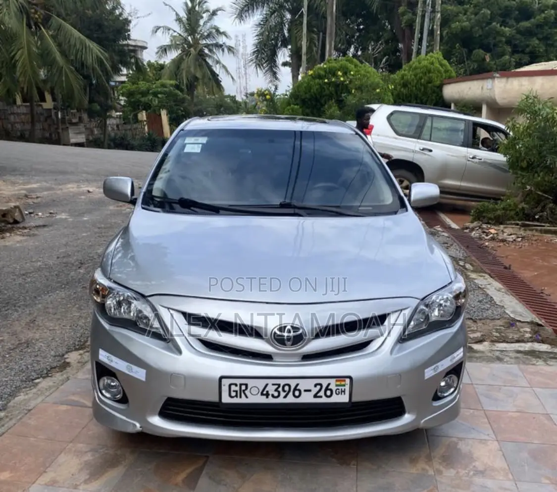 Toyota Corolla 2013 Silver