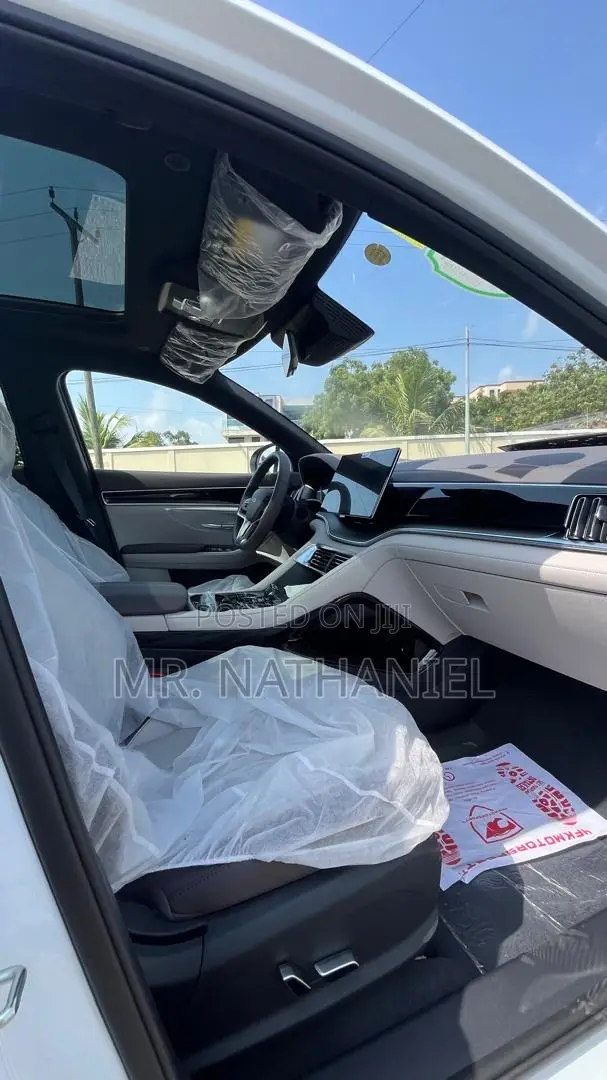 BYD Song Plus 2025 White