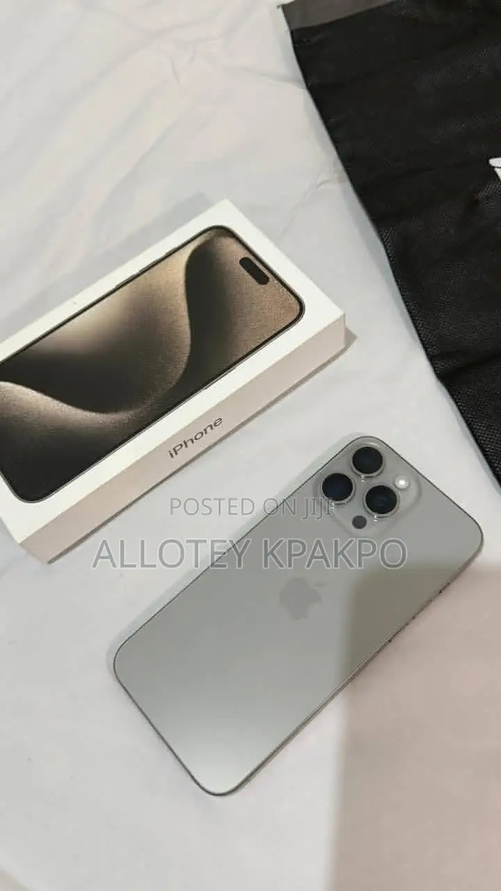 Apple iPhone 15 Pro Max 256 GB Silver