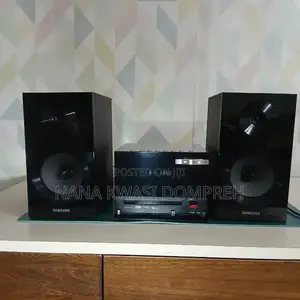 Uk Use Very Neat Samsung Mm-E330d Audio System