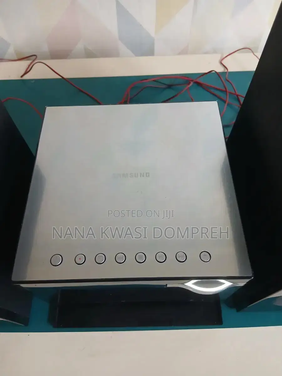 Uk Use Very Neat Samsung Mm-E330d Audio System