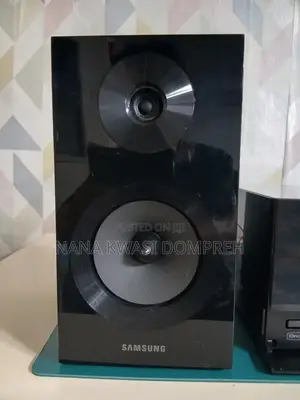 Uk Use Very Neat Samsung Mm-E330d Audio System