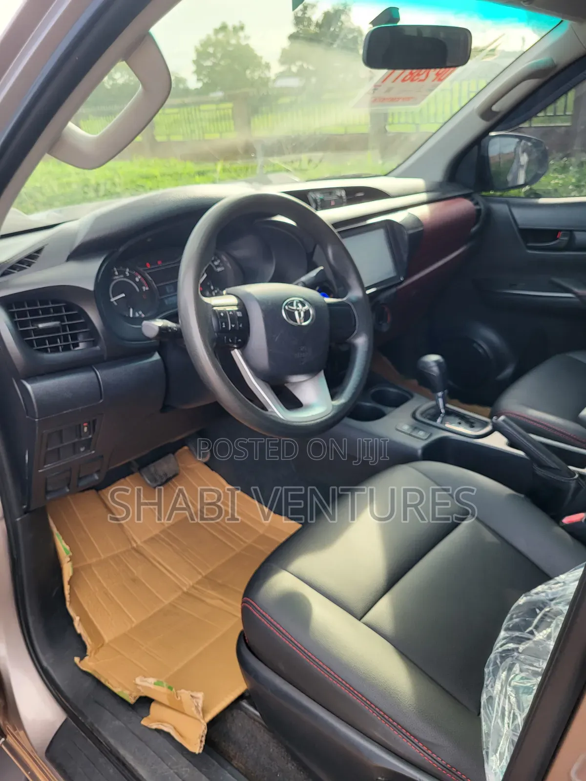 Toyota Hilux 2021 Black
