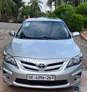 Toyota Corolla 2025 Silver