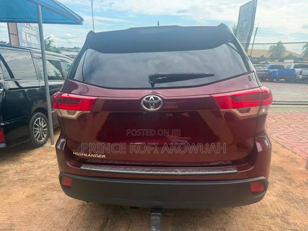 Toyota Highlander LE 2019 Burgundy
