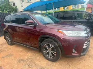 Toyota Highlander LE 2019 Burgundy