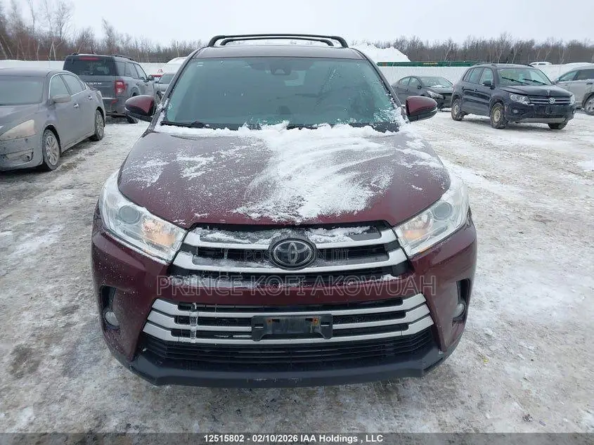 Toyota Highlander LE 2019 Burgundy