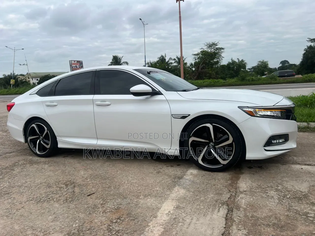 Honda Accord EX (1.5L 4cyl Turbo CVT) 2019 White