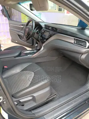 Toyota Camry XLE FWD (2.5L 4cyl 8AM) 2018 Blue