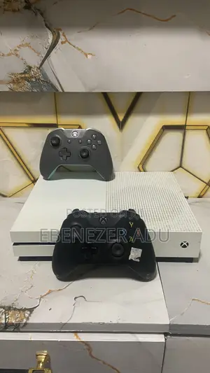 Xbox One S With 17 Games Loaded