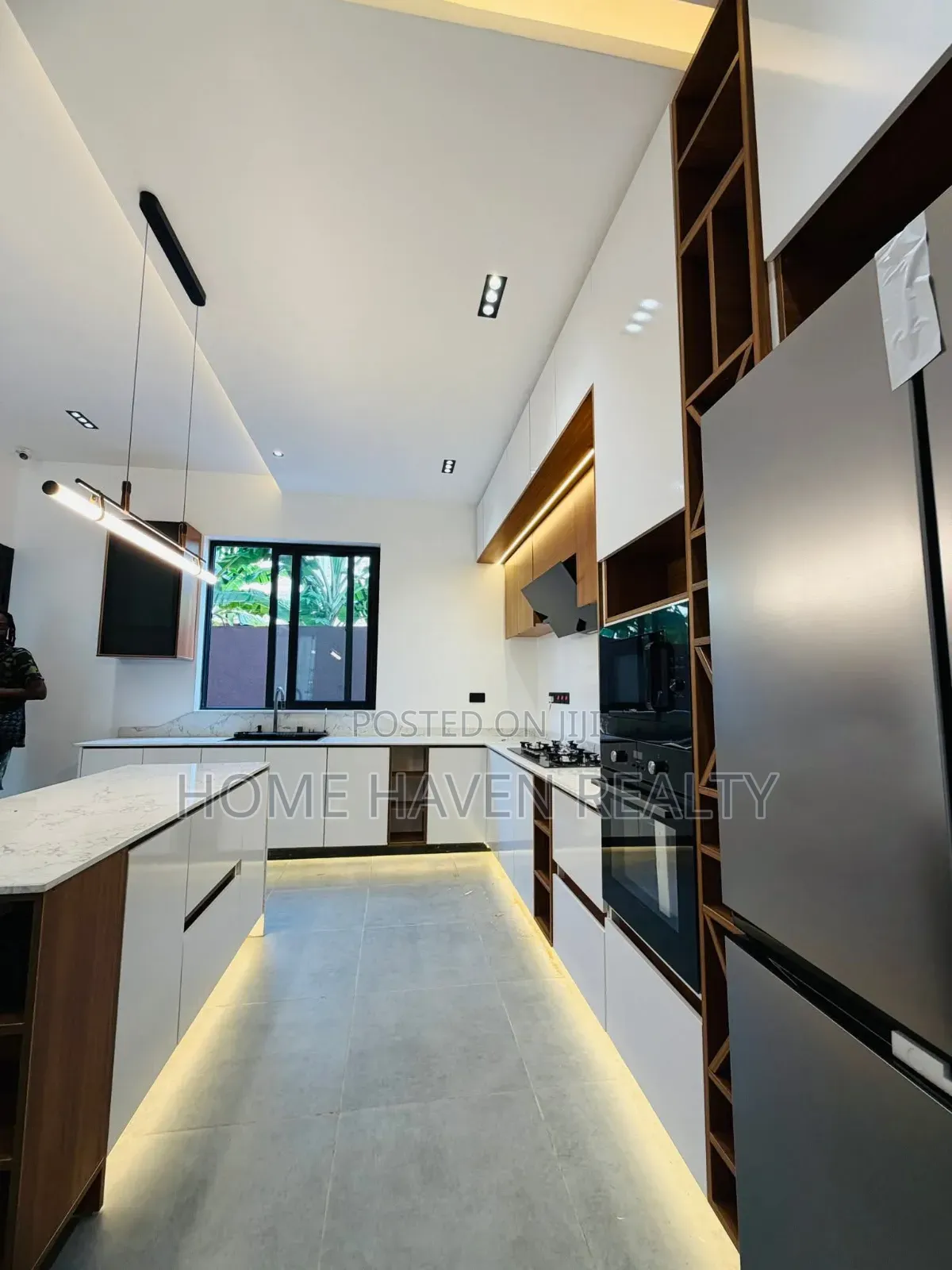4bdrm House in Adenta - Oyarifa, Barrier for sale