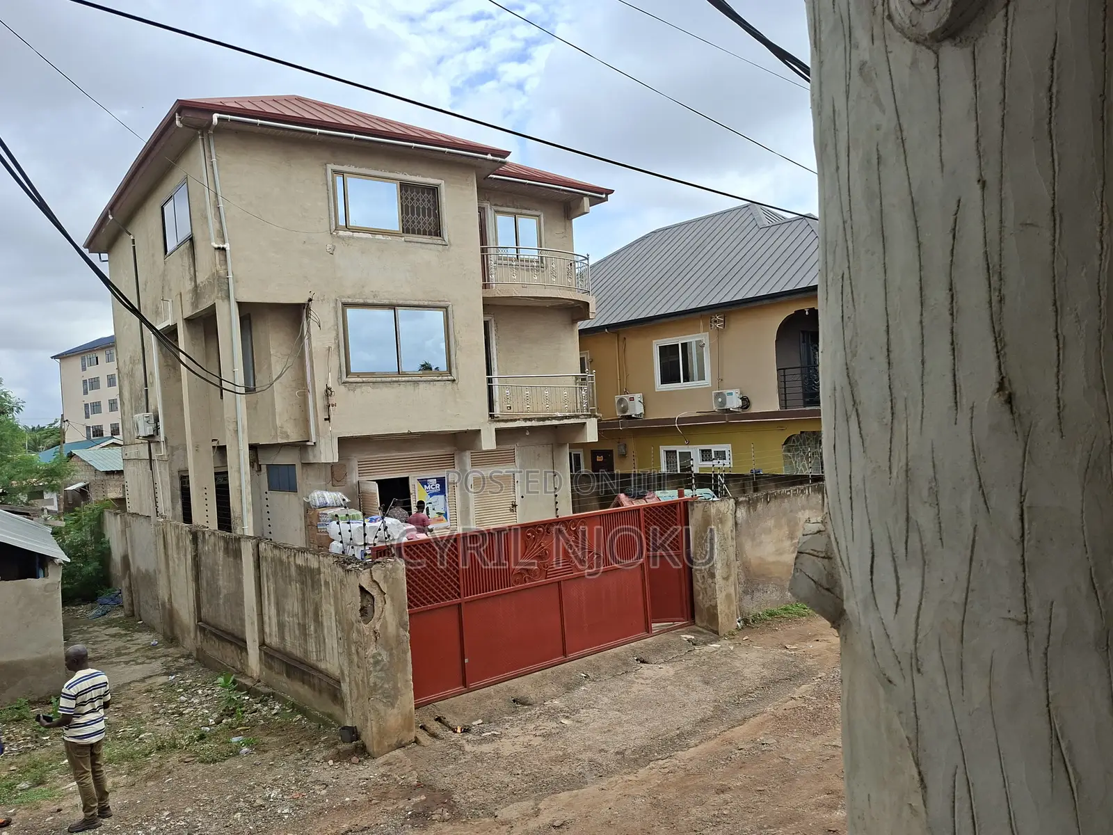4bdrm Apartment in Housing Down for sale