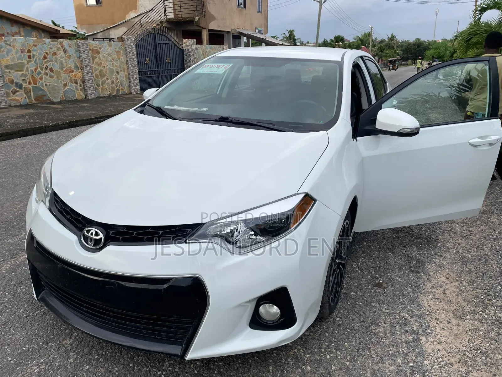 Toyota Corolla S 4dr Sedan (1.8L 4cyl CVT) 2016 White