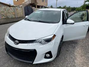 Toyota Corolla S 4dr Sedan (1.8L 4cyl CVT) 2016 White