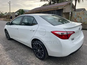 Toyota Corolla S 4dr Sedan (1.8L 4cyl CVT) 2016 White