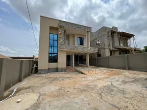 4bdrm House in Brofoyedu, Kumasi Metropolitan for sale