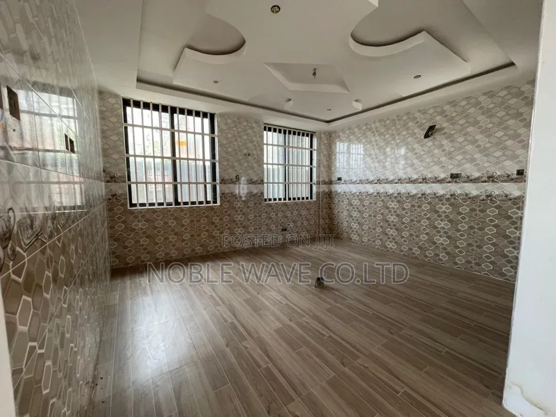 4bdrm House in Brofoyedu, Kumasi Metropolitan for sale
