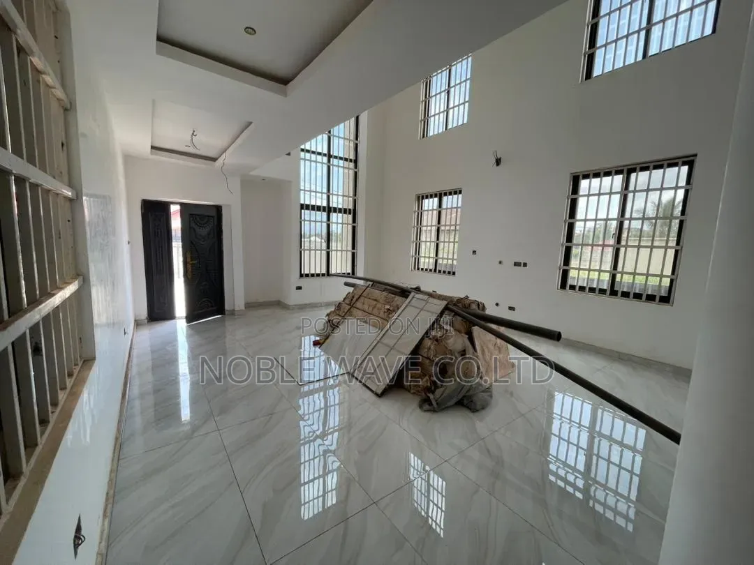 4bdrm House in Brofoyedu, Kumasi Metropolitan for sale