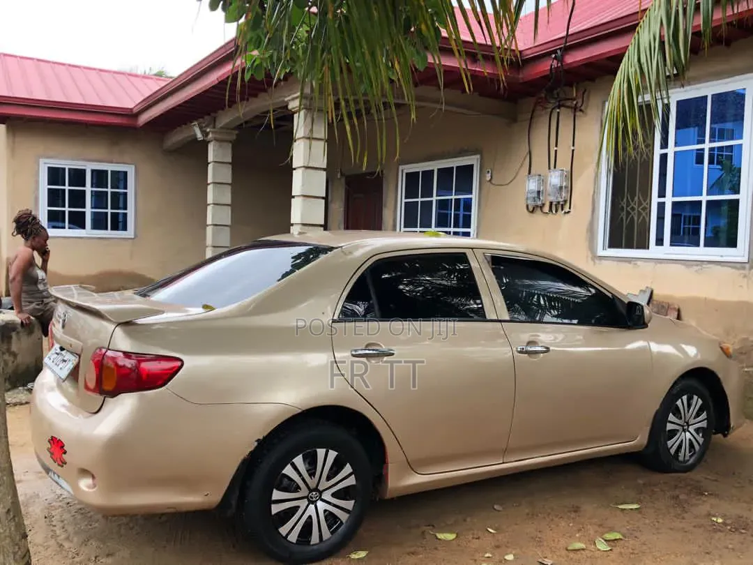 Toyota Corolla 2009 Gold