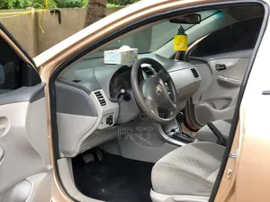 Toyota Corolla 2009 Gold